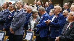 Wojewoda wręczył odznaczenia państwowe [12.11.2024]