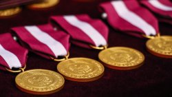 Wojewoda wręczył odznaczenia państwowe [12.11.2024]