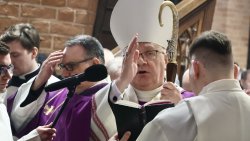 Pogrzeb biskupa Juliana Wojtkowskiego [07.03.2026]