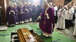 Pogrzeb biskupa Juliana Wojtkowskiego [07.03.2026]