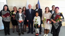 Wojewoda wręczył obywatelstwa cudzoziemcom z Ukrainy, Rosji, Armenii i Gwinei