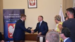 Podpisanie umów na budowe dróg gminnych i powiatowych