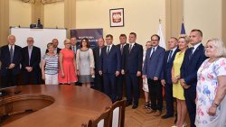 Podpisanie umów na budowe dróg gminnych i powiatowych