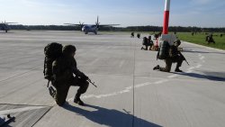 Ćwiczenia DRAGON17 na lotnisku w Szymanach