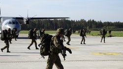 Ćwiczenia DRAGON17 na lotnisku w Szymanach