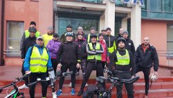 Sztafeta rowerowa policjantów dla chorego kolegi