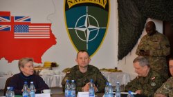 Zastępca sekretarza generalnego NATO odwiedziła międzynarodowy batalion w Bemowie Piskim