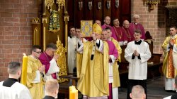Święcenia prezbiteratu w olsztyńskiej katedrze