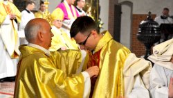 Święcenia prezbiteratu w olsztyńskiej katedrze