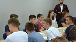 Prmier Mateusz Morawiecki na spotkaniu z młodzieżą z Ukrainy, Białorusi i Litwy