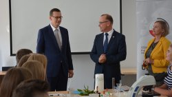 Prmier Mateusz Morawiecki na spotkaniu z młodzieżą z Ukrainy, Białorusi i Litwy