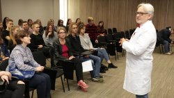 Centrum Symulacji Medycznych otworzyło drzwi dla olsztyńskich licealistów