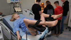 Centrum Symulacji Medycznych otworzyło drzwi dla olsztyńskich licealistów