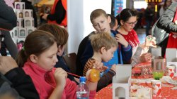 Ostróda - Malowanie bombek z Radiem Olsztyn