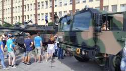 Piknik wojskowy na Placu Solidarności w Olsztynie