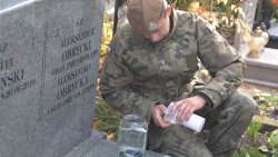 Terytorialsi sprzątali groby żołnierzy AK