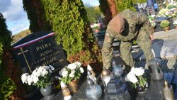 Terytorialsi sprzątali groby żołnierzy AK