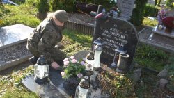 Terytorialsi sprzątali groby żołnierzy AK