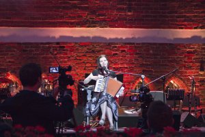  Tylko kobiety zaśpiewają poezję na zamku