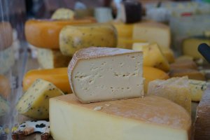 Producenci i amatorzy serów na targach w Olsztynie. Były spotkania i degustacja najszlachetniejszych wyrobów mleczarskich