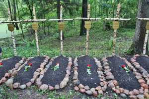  W Koczarkach odsłonięto tablicę upamiętniającą jeńców wojennych z II w. św.