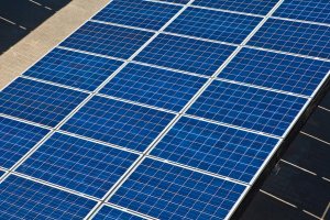 W Mierkach koło Olsztynka ruszyła nowoczesna i jedna z największych elektrowni słonecznych w kraju