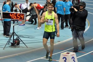  Karol Zalewski biegnie po medal Mistrzostw Europy