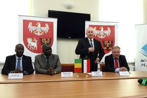 Arbet podpisał kontrakt z rządem Mali