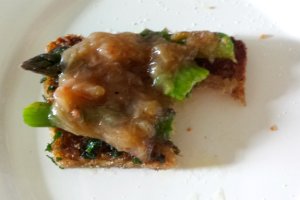 Szparagi z rabarbarem