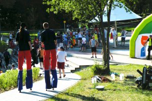 Teatry uliczne odwiedzają Olsztyn. Wyjątkowy Festiwal potrwa do soboty