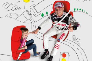  Mistrzowie kierownicy uczą jak dobrze zapinać pasy