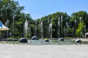 Czyszczenie i testy. Trwają przygotowania do uruchomienia fontann i zdrojów