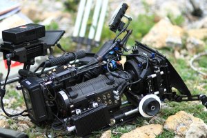 Filmowcy zablokowali jedną z ulic w Bisztynku. Utrudnienia na DK 57 potrwają do północy