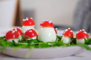 Dietetyk radzi: w święta nie musimy sobie odmawiać przyjemności z jedzenia. Kluczem są małe, degustacyjne porcje