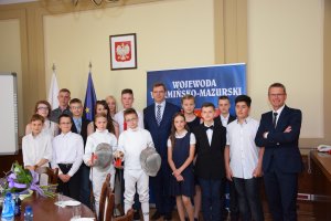  Młodzi szermierze u wojewody warmińsko-mazurskiego