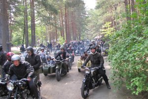 Perełki polskiej motoryzacji na Warmii i Mazurach. Motocykliści z całego kraju walczą w 43. edycji Rotor Rajdu