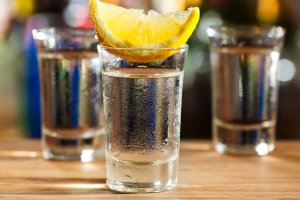 Mieszkańcy Ełku piją mniej alkoholu. Ile litrów przypada na jednego mieszkańca?