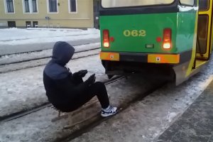  Na sankach za tramwajem, czyli ekstremalny kulig w Elblągu