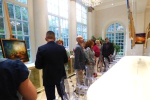 Sztuka współczesna we Fromborku. Artyści z całej Polski wystawiają prace o dowolnej tematyce i technice