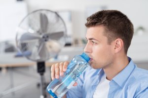 Specjalista zwraca uwagę: upał nienaturalną sytuacją dla organizmu