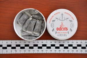 Obywatel Niemiec przyłapany na przemycie. Chciał  przewieźć  tysiące porcji  tytoniu do ssania