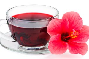 Czarnuszka i hibiskus - sekret uodparniających naparów