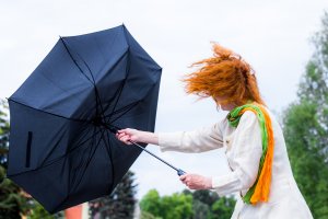 Silny wiatr w Warmińsko-Mazurskiem. Możliwa cofka na Żuławach