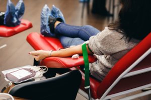 Niskie stany magazynowe krwi. RCKiK w Olsztynie apeluje o oddawanie krwi