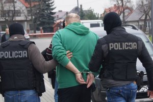 Mafia paliwowa rozbita. Zatrzymano 12 osób, które wyłudziły prawie 25 milionów złotych