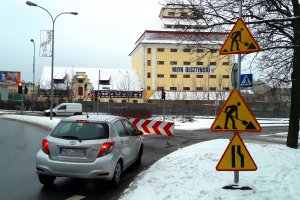 Zamknięto kolejny fragment ulicy Partyzantów w Olsztynie. Są nowe trasy autobusów MPK i przystanki