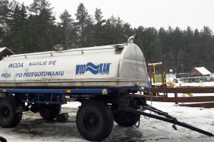 Mieszkańcy gminy Gietrzwałd muszą korzystać z beczkowozów. O problemie z wodą wielu usłyszało od sąsiadów