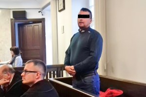 Ciąg dalszy sprawy sylwestrowego zabójstwa w Ełku. Przed sądem staje właściciel baru