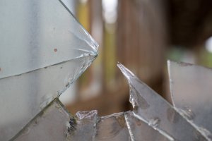 Brutalny napad na 72-latka w gminie Dywity. Policja zatrzymała 4 osoby