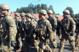 Podpułkownik Donny Hebel przejął dowodzenie nad Batalionową Grupą Bojową NATO. Uroczystość odbyła się w Bemowie Piskim